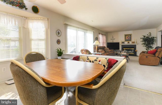 5 BROOKSTONE DR, Sicklerville, NJ 08081