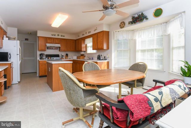 5 BROOKSTONE DR, Sicklerville, NJ 08081