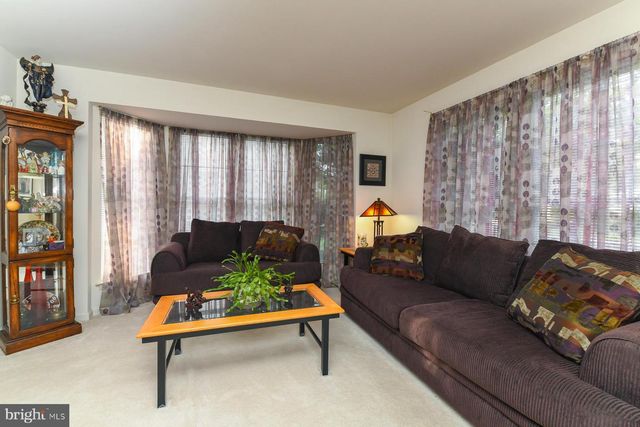 5 BROOKSTONE DR, Sicklerville, NJ 08081