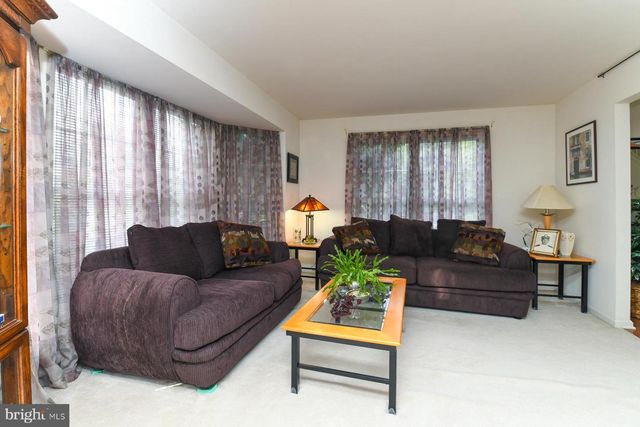 5 BROOKSTONE DR, Sicklerville, NJ 08081
