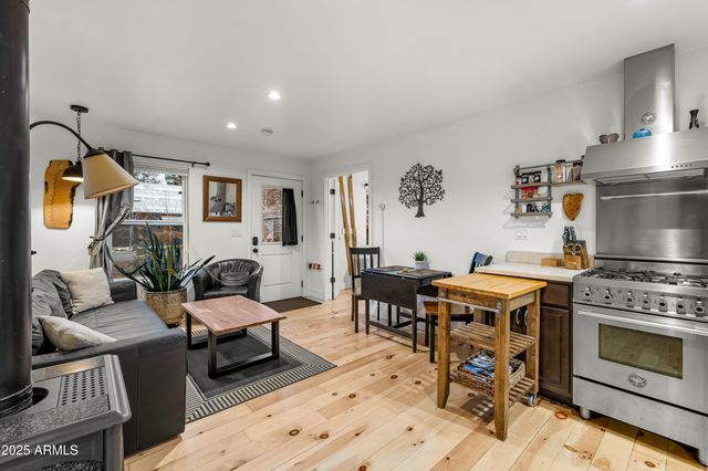 419 KIOWA --, Flagstaff, AZ 86005