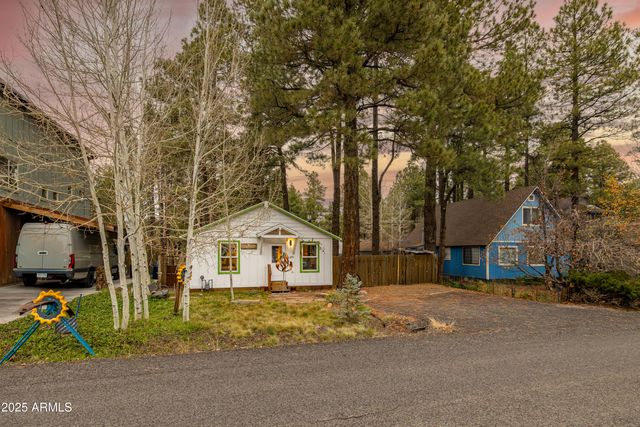 419 KIOWA --, Flagstaff, AZ 86005