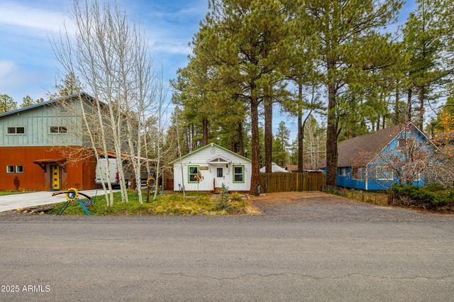 419 KIOWA --, Flagstaff, AZ 86005