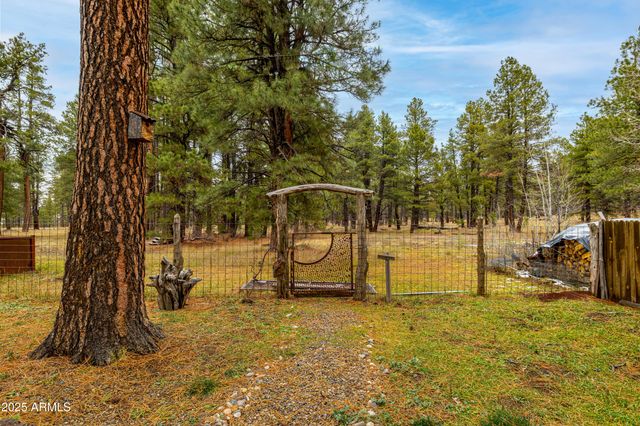 419 KIOWA --, Flagstaff, AZ 86005