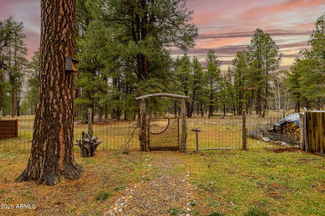 419 KIOWA --, Flagstaff, AZ 86005