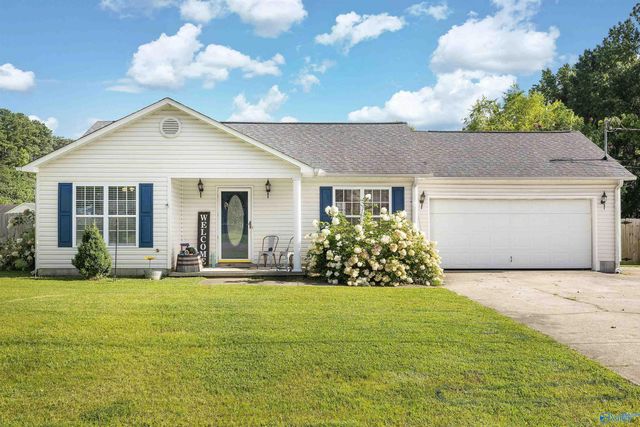 138 Rolling Meadows Road SE, Hartselle, AL 35640
