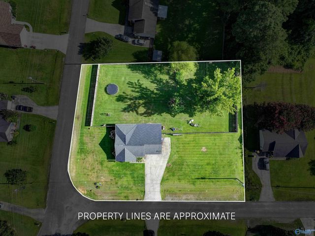 138 Rolling Meadows Road SE, Hartselle, AL 35640