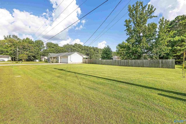 138 Rolling Meadows Road SE, Hartselle, AL 35640