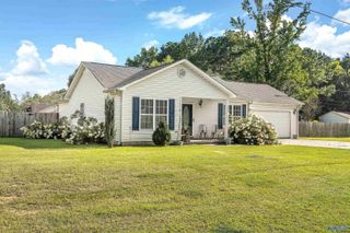 138 Rolling Meadows Road SE, Hartselle, AL 35640