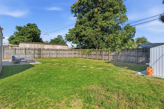 3221 NW 12th Pl, Lauderhill, FL 33311