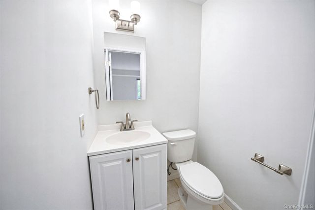 167 Pointe Circle N 167, Coram, NY 11727