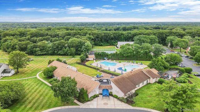 167 Pointe Circle N 167, Coram, NY 11727