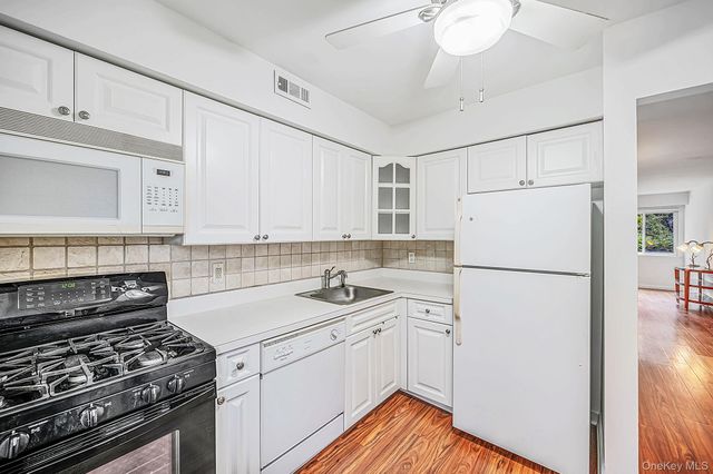 167 Pointe Circle N 167, Coram, NY 11727
