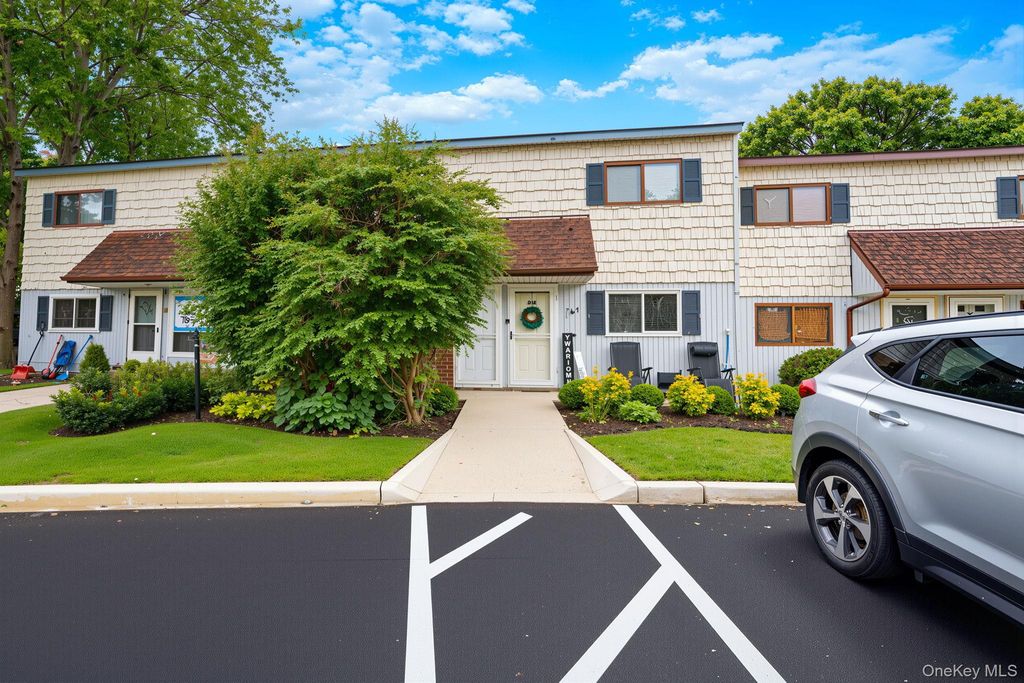 167 Pointe Circle N 167, Coram, NY 11727