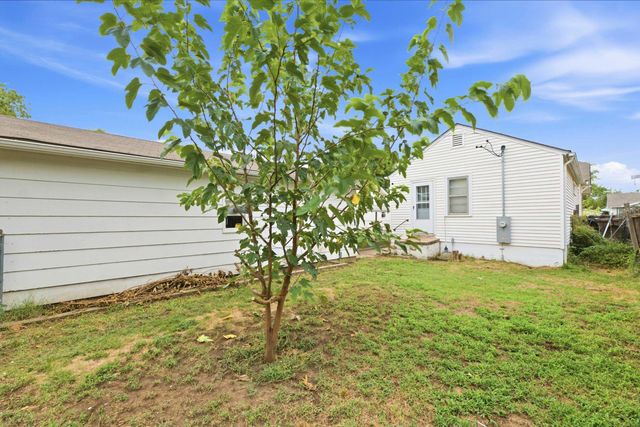 1010 S Dodge St, Wichita, KS 67213