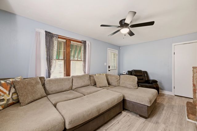 1010 S Dodge St, Wichita, KS 67213