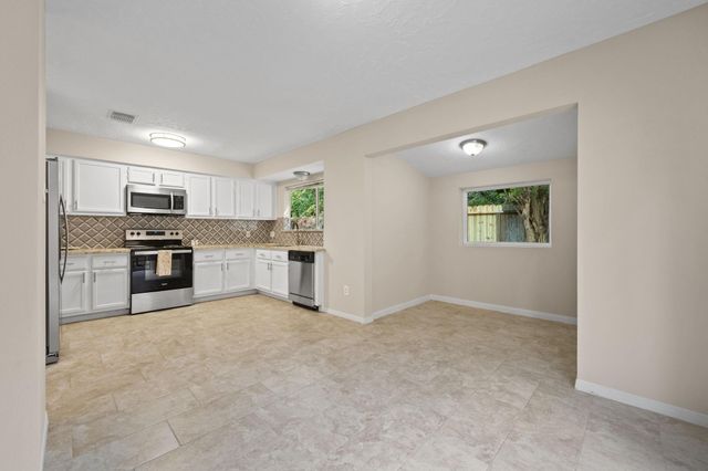 3330 Beech Point Drive, Houston, TX 77345