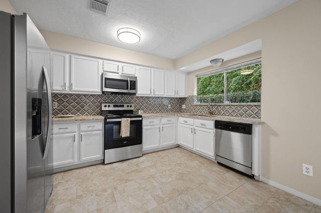 3330 Beech Point Drive, Houston, TX 77345