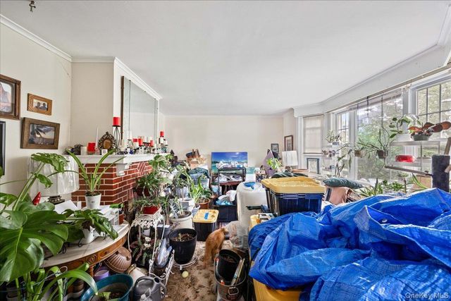 27 Faneuil Place, New Rochelle, NY 10801