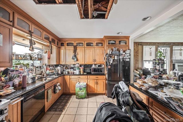 27 Faneuil Place, New Rochelle, NY 10801