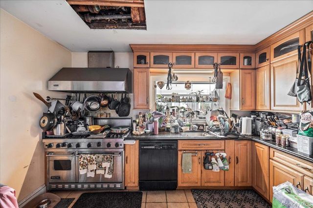 27 Faneuil Place, New Rochelle, NY 10801