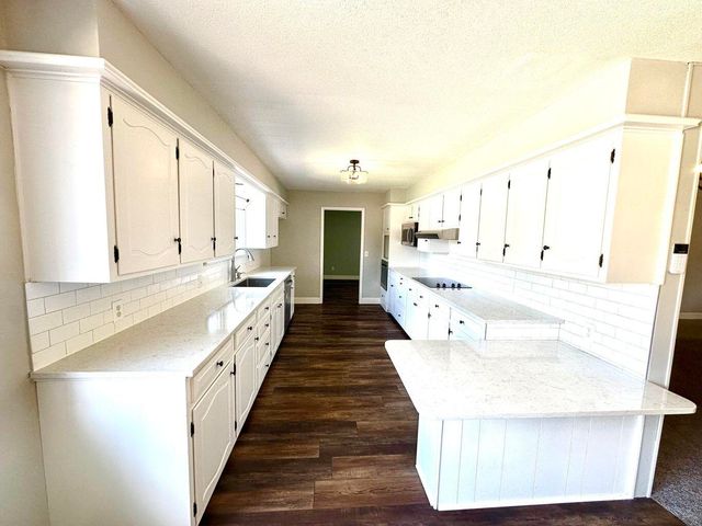 819 Holliday Drive, Plainview, TX 79072