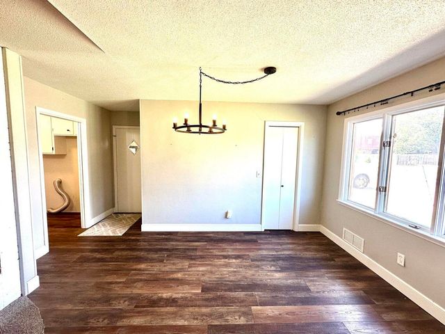 819 Holliday Drive, Plainview, TX 79072