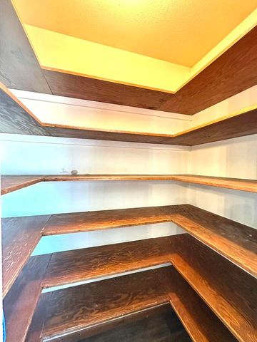 819 Holliday Drive, Plainview, TX 79072