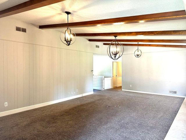 819 Holliday Drive, Plainview, TX 79072