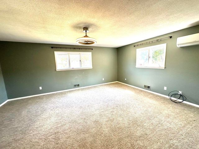 819 Holliday Drive, Plainview, TX 79072