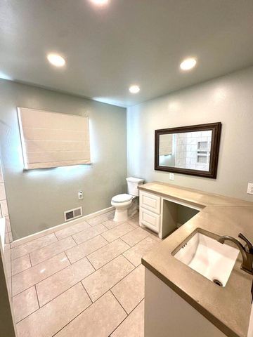 819 Holliday Drive, Plainview, TX 79072