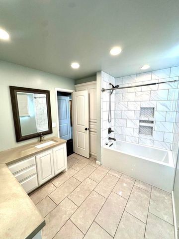 819 Holliday Drive, Plainview, TX 79072