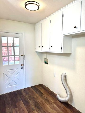 819 Holliday Drive, Plainview, TX 79072