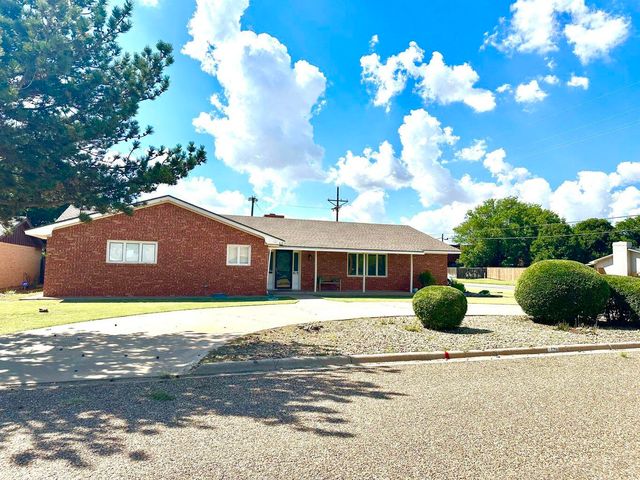 819 Holliday Drive, Plainview, TX 79072