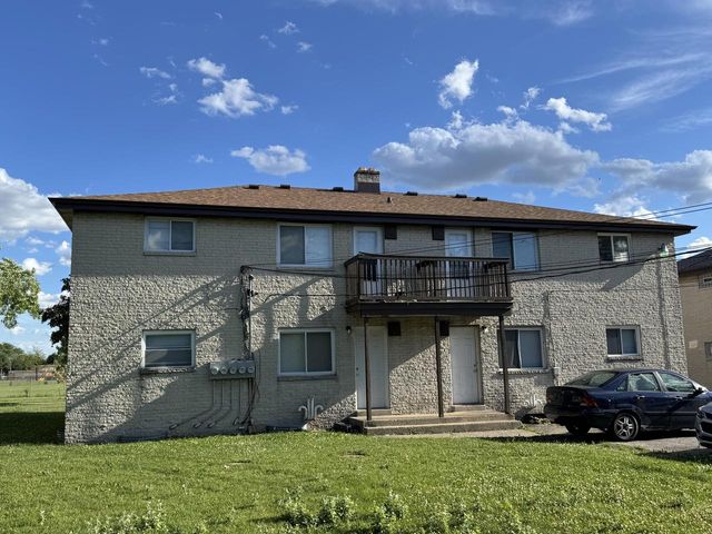 8754 W Carmen AVENUE, Milwaukee, WI 53225