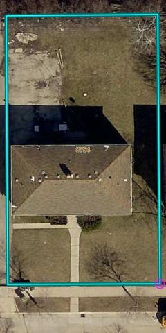 8754 W Carmen AVENUE, Milwaukee, WI 53225