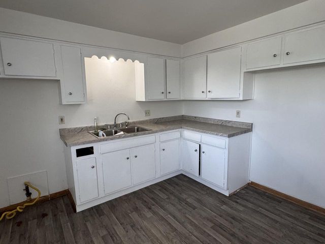 8754 W Carmen AVENUE, Milwaukee, WI 53225