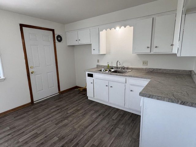 8754 W Carmen AVENUE, Milwaukee, WI 53225