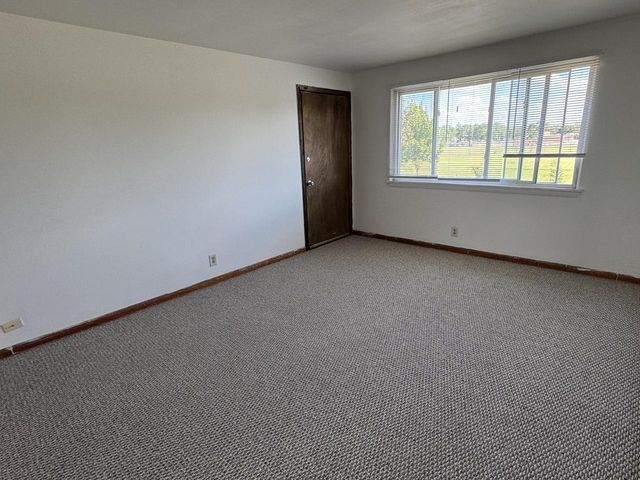 8754 W Carmen AVENUE, Milwaukee, WI 53225