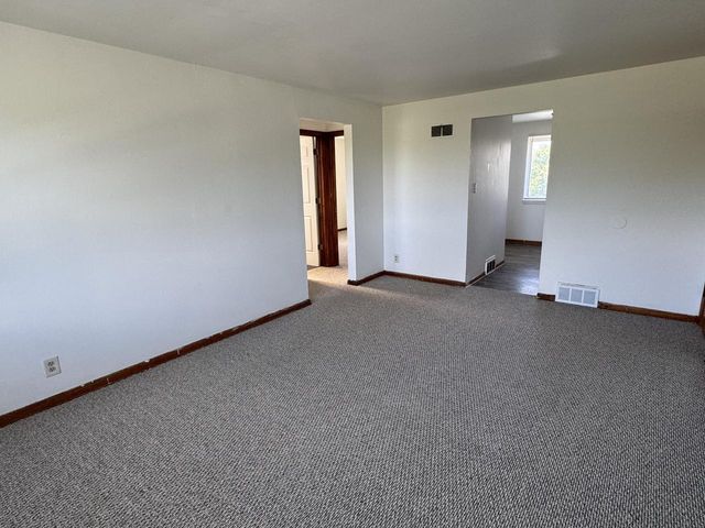 8754 W Carmen AVENUE, Milwaukee, WI 53225