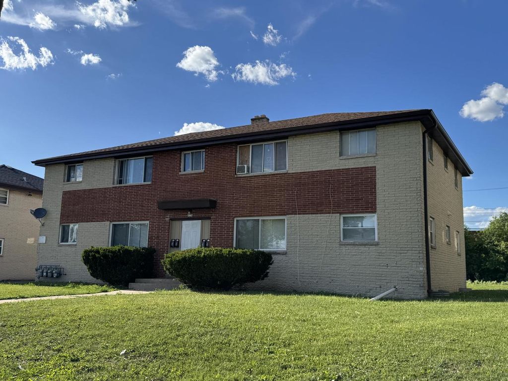 8754 W Carmen AVENUE, Milwaukee, WI 53225