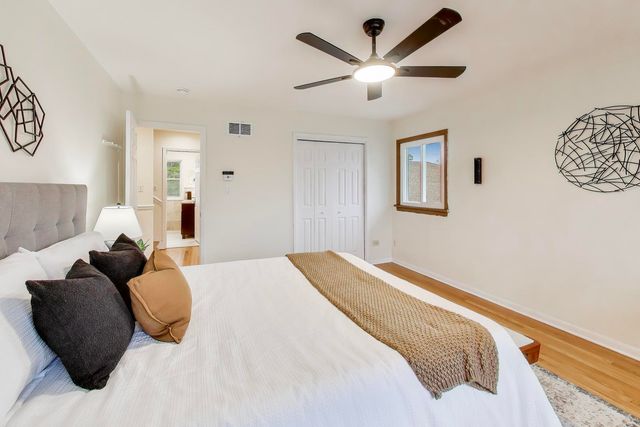 403 Dalton Avenue, Mundelein, IL 60060