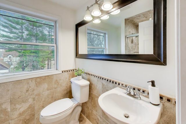 403 Dalton Avenue, Mundelein, IL 60060