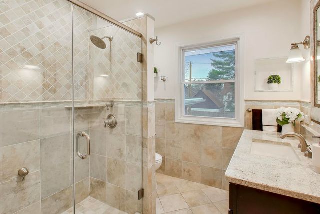 403 Dalton Avenue, Mundelein, IL 60060