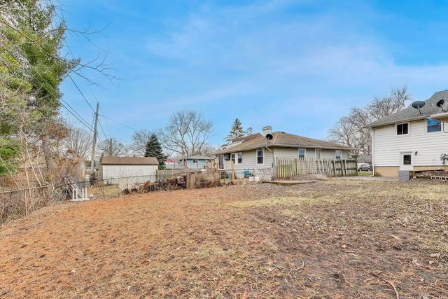 403 Dalton Avenue, Mundelein, IL 60060