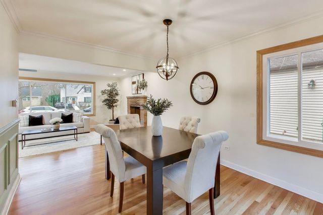 403 Dalton Avenue, Mundelein, IL 60060