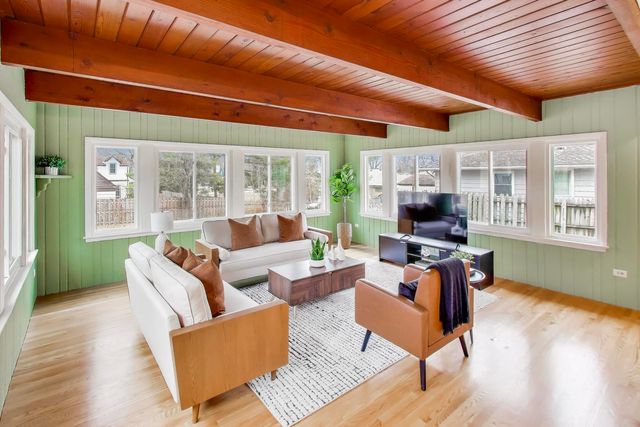 403 Dalton Avenue, Mundelein, IL 60060