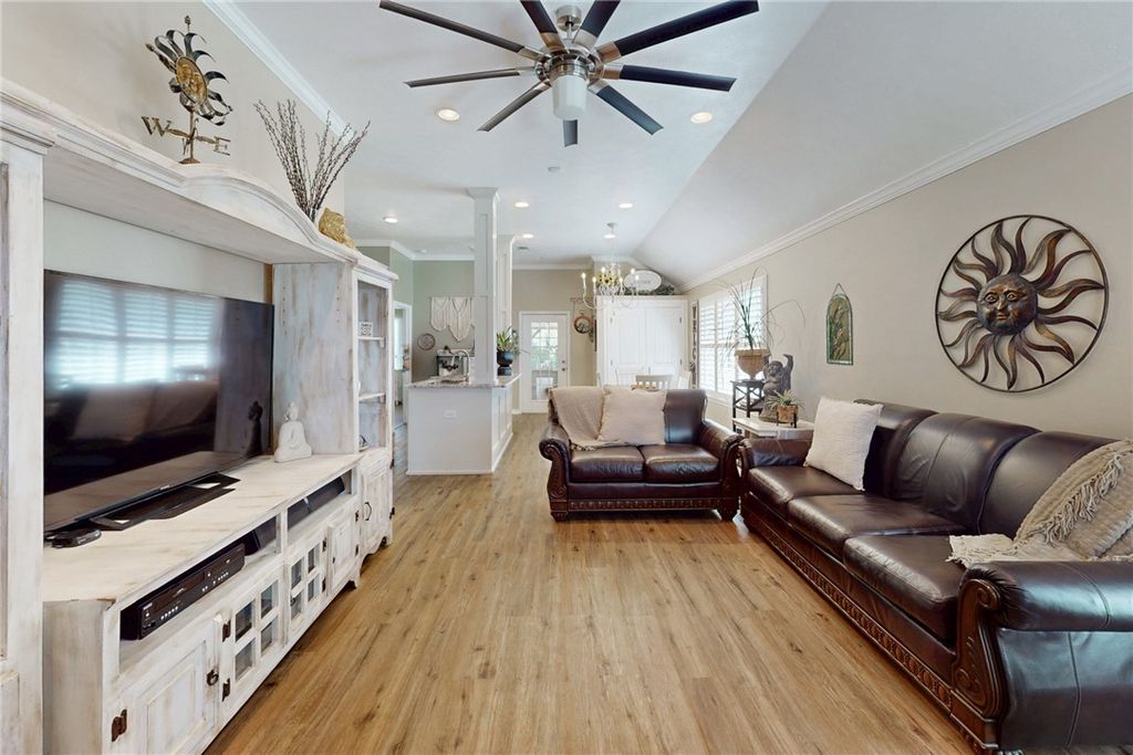 703 Meadow Brook Drive, Caldwell, TX 77836 — photo 2