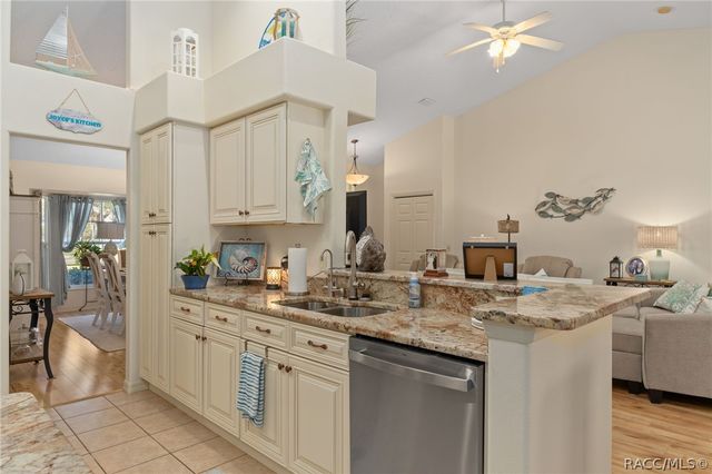 4999 N Buffalo Drive, Beverly Hills, FL 34465