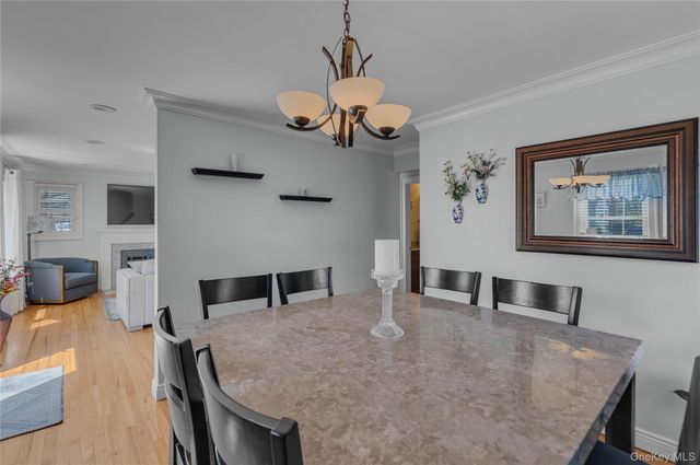 113 Roosevelt Avenue, Islip, NY 11751